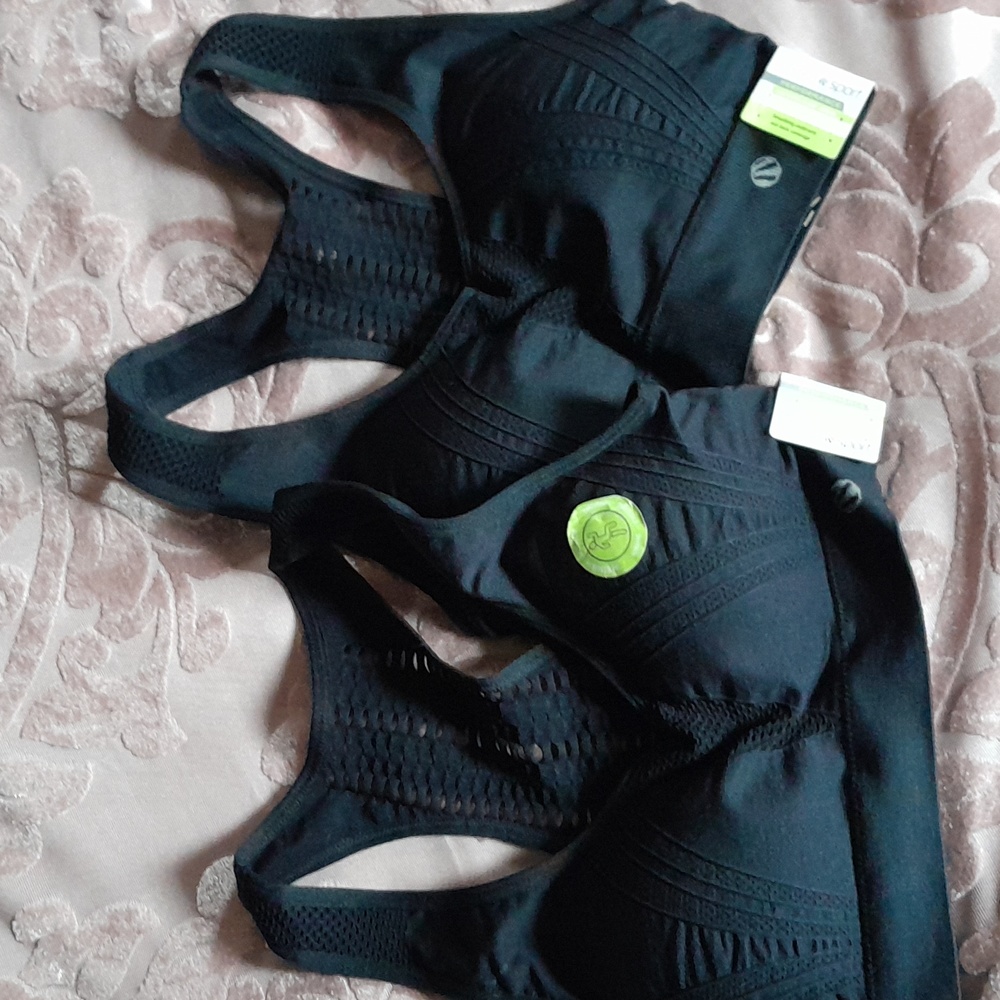 2 Marika Black Performance Seamless Bras Small(32C/34B) NWT